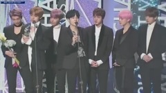 防弹少年团 - Vlive Global Popularity Award - 第六届GAON Chart颁奖礼现场版17/02/22