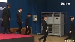 EXO - 红毯 EXO CUT GAON CHART