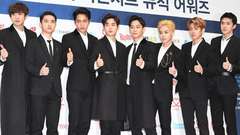 EXO - 成员观看世勋得奖 第6届Gaon Char Music Awards 饭拍版 17/02/22