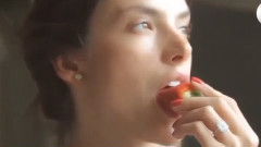 音乐短片 - Love Is Gone