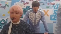 田柾国(防弹少年团),V(防弹少年团) - Vlive 5分钟延迟观看音乐中心回归舞台防弹少年团的反应