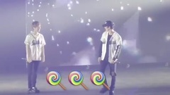 边伯贤(EXO),朴灿烈(EXO) - 灿白互动瞬间