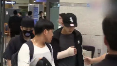 SM Town,少女时代 - SM Town仁川机场归国饭拍相关新闻视频1则