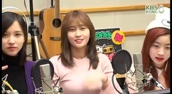 TWICE - Kiss The Radio