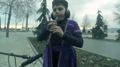 音乐短片 - Nazəndə sevgilim və Girdim yarın bağçasına