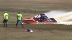 音乐短片 - Гонки на скоростных катерах по узким каналам