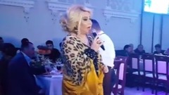 音乐短片 - Nazenin kimsəsiz gəlini belə qarşıladı