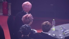 防弹少年团 - 台下