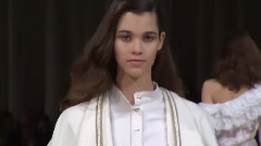 Fashion Show - Alexis Mabille Fall Winter 2017-2018