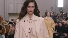 Fashion Show - Nina Ricci Fall Winter 2017-2018