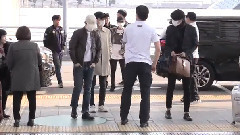 EXO - EXO赴大马机场遭围堵