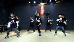 TFBOYS,王俊凯,王源,易烊千玺 - 魔法城堡