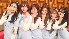 Apink,朴初珑(Apink),吴夏荣(Apink),郑恩地(Apink),尹普美(Apink) - LUV