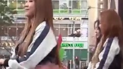 Sistar - 大街上表演