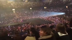 防弹少年团 - ARMYS SINGING BTS BLOOD SWEAT AND TEARS