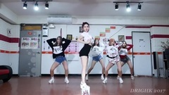 韩国群星,舞蹈视频 - BABA - 'FUNKY MUSIC' 编舞检调
