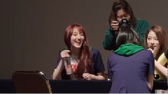 周洁琼(PRISTIN),PRISTIN - PRISTIN 签售会饭拍 周洁琼扮粉丝要队友签名