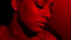 欧美群星 - Love Me Now