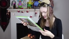 音乐短片 - Putting Up the Christmas Tree