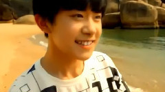 TFBOYS,王俊凯,王源,易烊千玺 - 同手同脚三人同行
