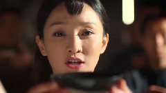 周迅 - 电视剧<红高粱>九儿带单家跪拜酒神