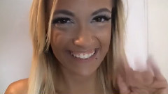 音乐短片 - Bikini Model Photoshoot