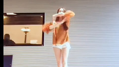 舞蹈视频 - 国妹大秀长腿演绎中国风翩翩起舞