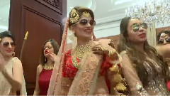 舞蹈视频 - Ladki beautiful kar gayi chul - Most amazing and coolest bride wedding entry ever!!