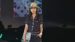 AKB48,小嶋阳菜 - 小嶋陽菜,AKB48卒業後初ランウエー 初夏のスカートコーデで歓声浴びる "ガールズアワードS/S"