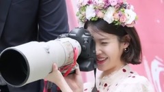 IU - 拍照