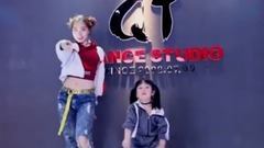 金泫雅 - 怎样QT舞蹈小学员与美女导师版舞蹈视频