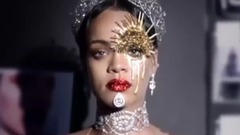 音乐短片 - Chris Brown - Ft. Rihanna - Fashion Show Dinle zlesene