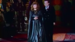 Алла Пугачёва - 百万朵玫瑰 经典秋千版原唱