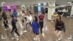 PRISTIN - Practice Room Behind
