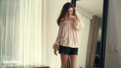 音乐短片 - The Light