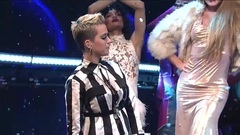 Katy Perry - Swish Swish - SNL 现场版 17/05/21