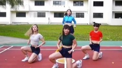 韩国群星,舞蹈视频 - Wee Woo