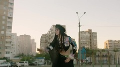 欧美群星 - MØ - Kamikaze (Official Video)