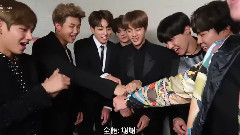 防弹少年团,V(防弹少年团),JIMIN(防弹少年团),SUGA(防弹少年团),Rap Monster(防弹少年团) - Logan Paul VLOG 采访 Cut