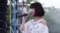 IU - 星期五见面