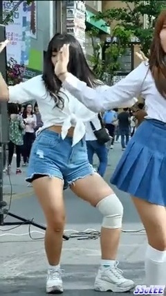 韩国群星,舞蹈视频 - 170520 해빈(The Bella) - 到这边(badkiz) 新村游击路演