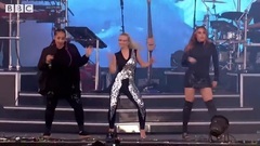 Clean Bandit - Clean Bandit - Symphony (Radio 1's Big Weekend 2017)