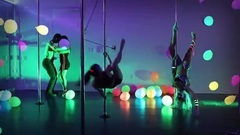 欧美群星 - Dancing In The Dark