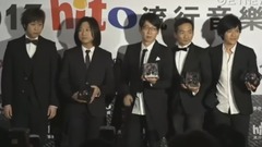 五月天 - 主唱大人全程游离?五月天拍照part