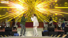 Pharrell Williams,Miley Cyrus - Pharrell Williams & Miley Cyrus - Happy - One Love Manchester现场版 2017