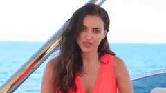音乐短片 - On Location In The Bahamas With Irina Shayk
