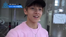 朴宇谭,河成云,朴志训,金Samuel - 《Produce101》第二季朴宇谭&河成云&朴志训&金samuel接力自拍