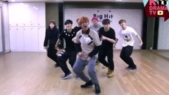 防弹少年团 - 防弹=刀群舞