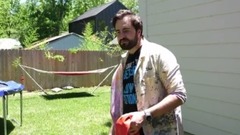 音乐短片 - Crushed by a Giant 6ft Water Balloon - 4K - The Slow Mo Guys