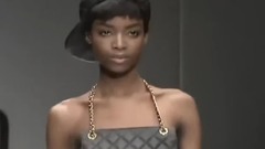 Fashion Show - 莫斯奇诺米兰时装周